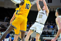 20200123-Pelfrey-Contested-in-Lane