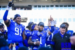 20191231-Taylor-Bowden-and-Stoops-on-Platform