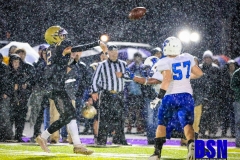 20191129-Somerset-QB-Pass-in-Rain