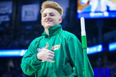 20191124-Baker-Thumbs-Up