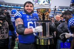 20191130-Dotson-with-Cup