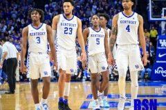 20191228-CATS-walk-on-Floor