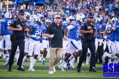 20190907-Stoops-Take-Field