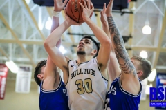20191211-Hall-between-Defenders