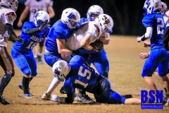20201127-Leslie-32-Tackled