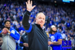 20191214-Stoops-Waive