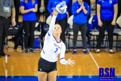 20191207-Meyer-Serve-Ball-at-Hand