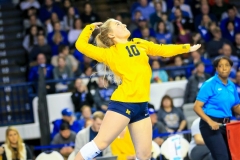 20191207-Michigan-10-Serve