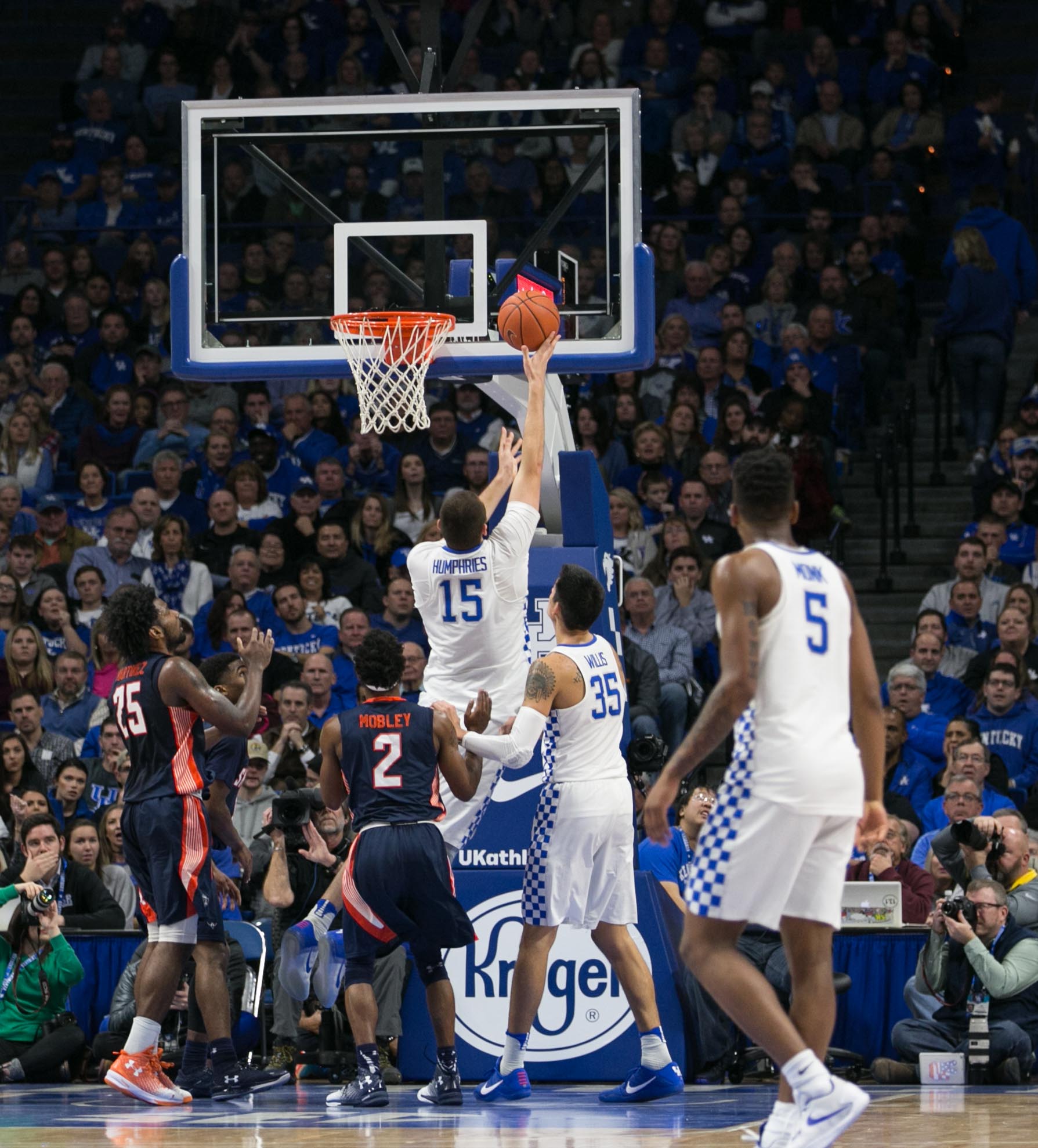 Humphries with the put back. Photo by Teresa Fraley